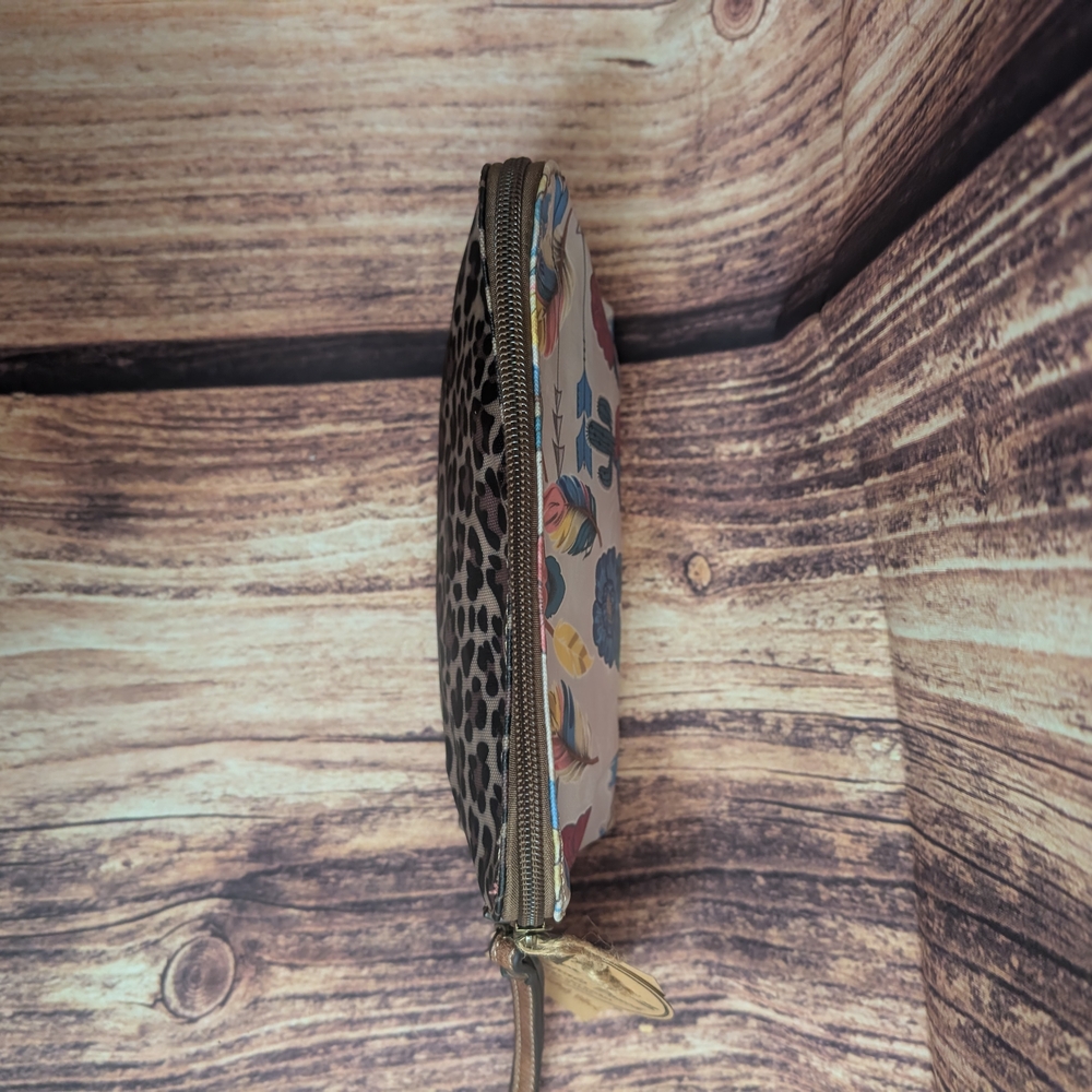 Floral Patterned Wristlet - Picture 4 of 5